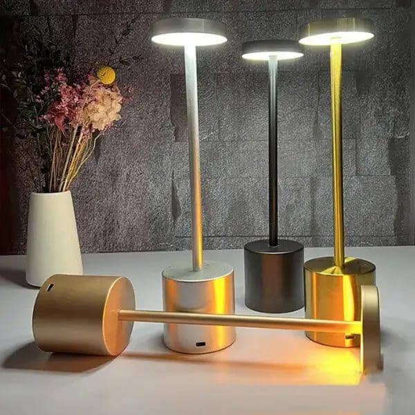 Luminária de Led Mendoza com Acendimento ao toque - Cazehn Luminária de Led Mendoza P6 Direct Ofertas